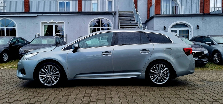 Toyota Avensis cena 59900 przebieg: 161000, rok produkcji 2016 z Wleń małe 232
